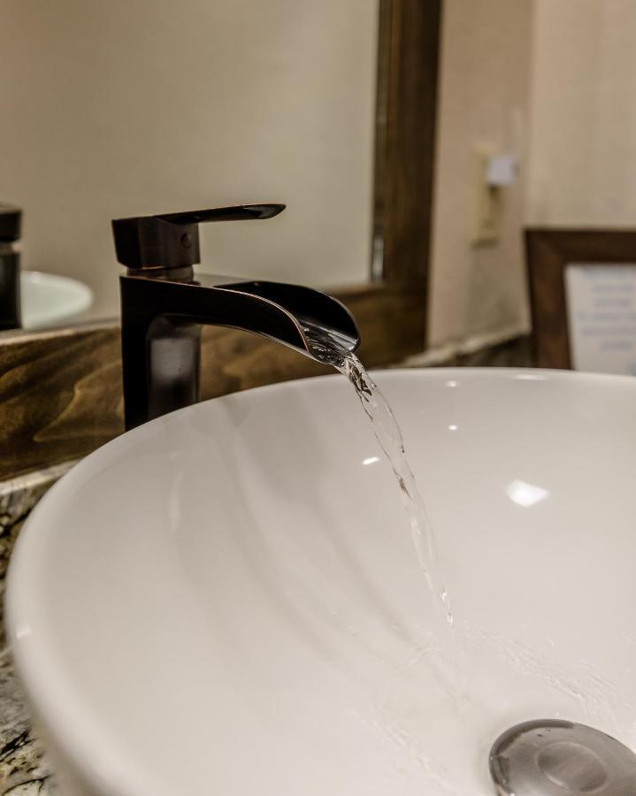 Hotel Bluebird Elk City Esterno foto
